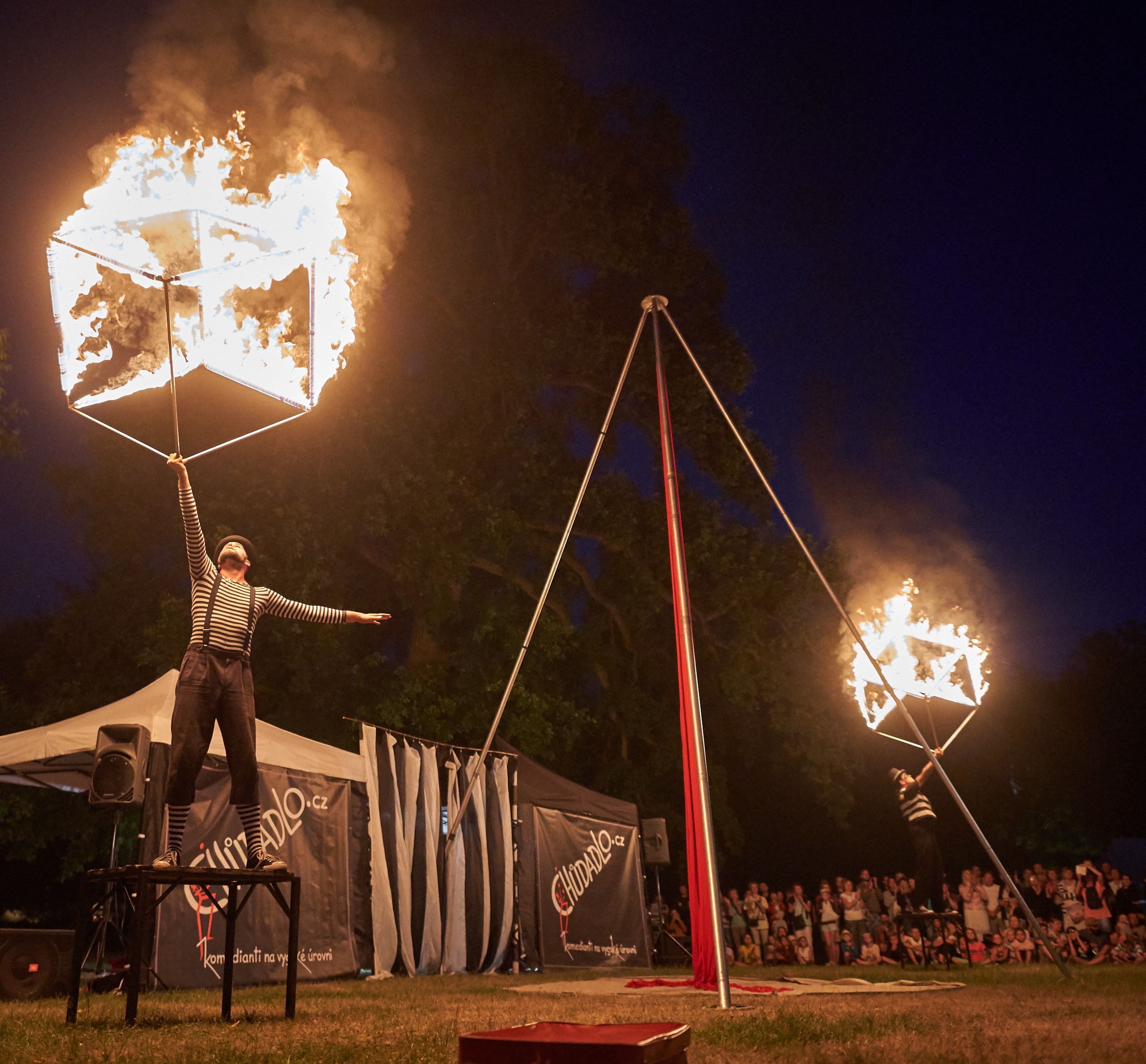 Chůdadlo: Půlnoční cirkus